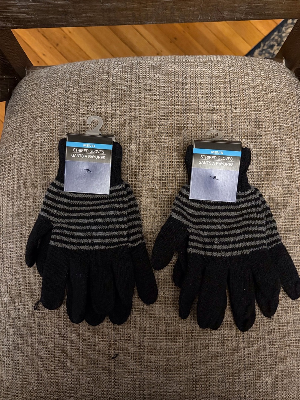 NWT Mens gloves O/S